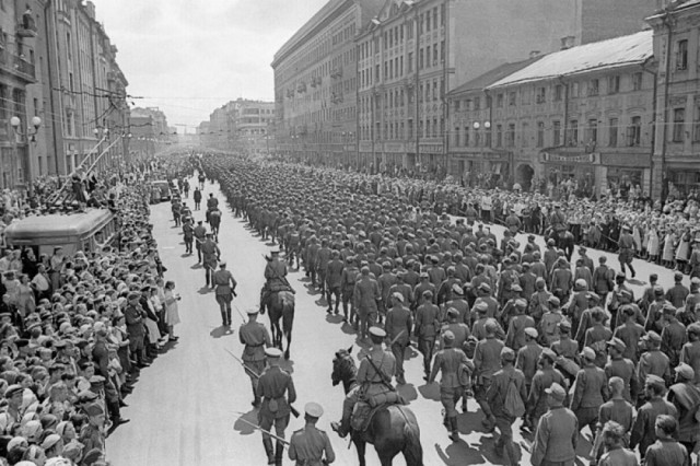 А у нас на Кубинке