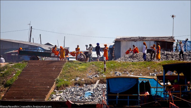Жизнь на озере Тонлесап в Камбодже