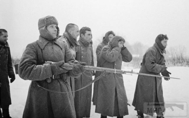 Фотографии связанных с историей Красной и Советской Армии.