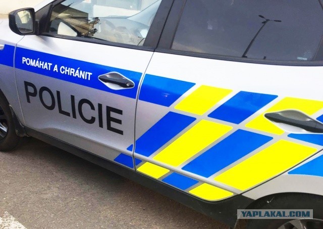 Украинец взорвал петарду во...