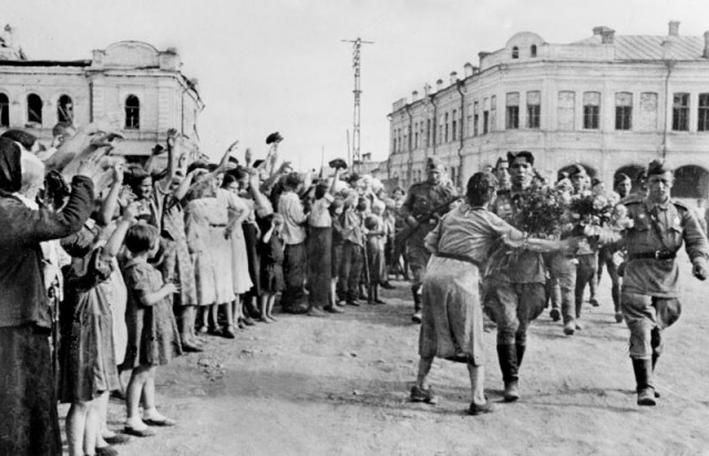 Фотографии второй мировой, многие цветные (фото)