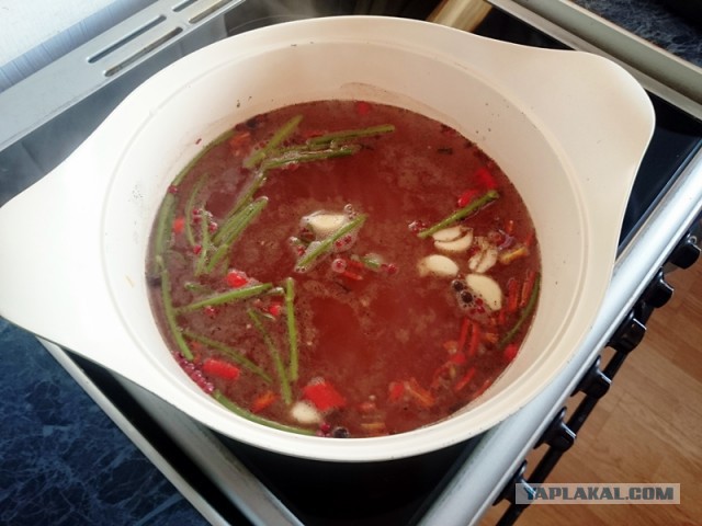 Свинина в горячем маринаде, с картохой и горохой