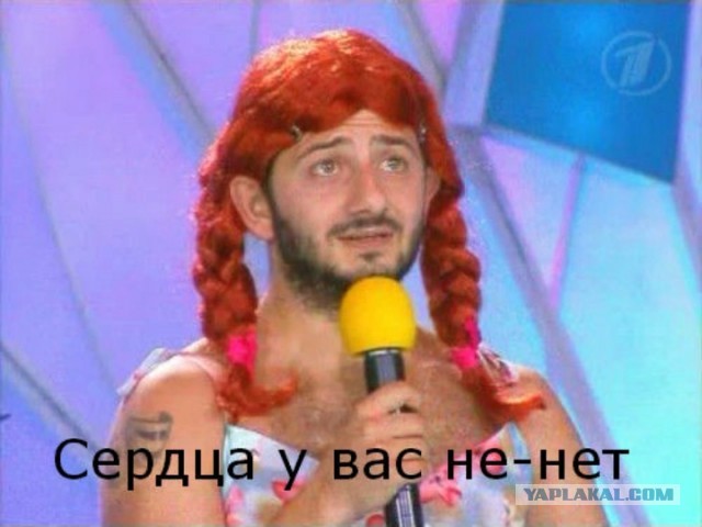 В Кемерове первоклассница с ножом терроризирует школу. С ней пытаются справиться СК, прокуратура и полиция