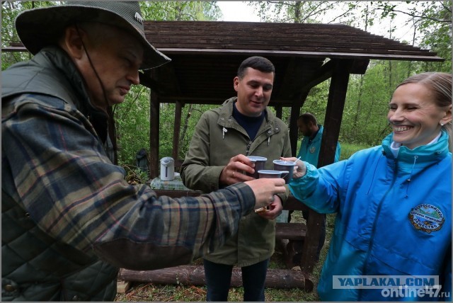 Власти Ленобласти за 3,5 млн рублей поедят копченой рыбы в походе