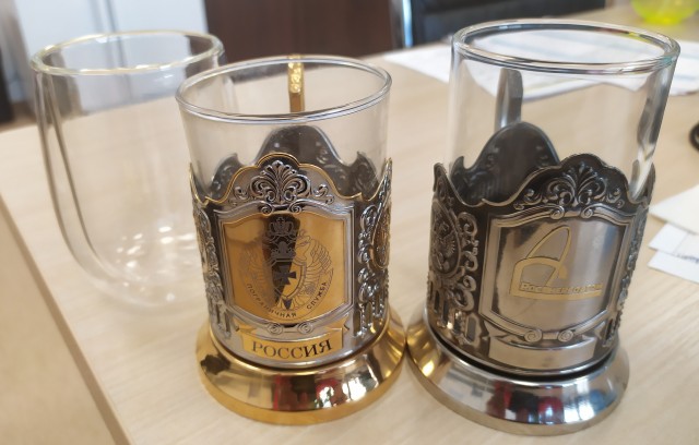 А из какой кружки вы пьёте на работе?