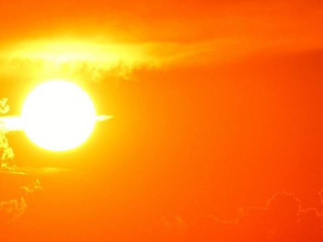 ОАЭ второй день подряд фиксируют рекордную температуру в мае