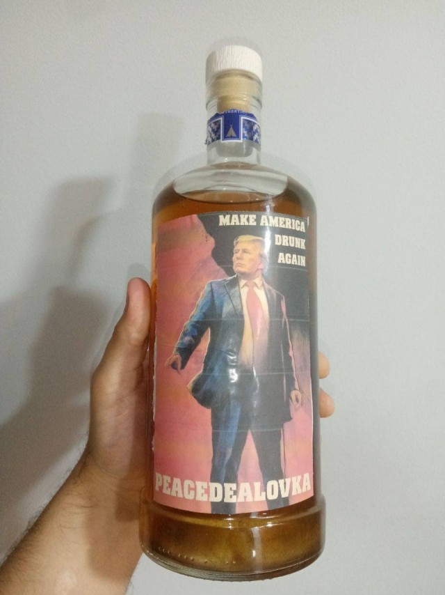 Жизненно, иногда черно, вобщем как попало