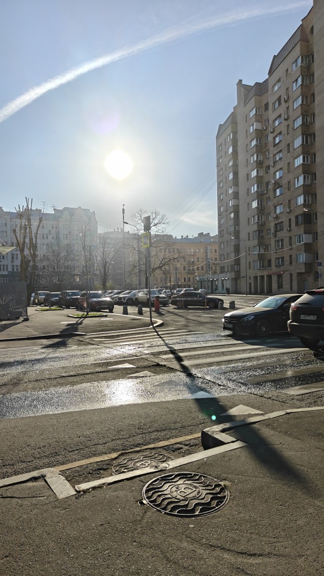Шляюсь по Москве (хорошая погода).