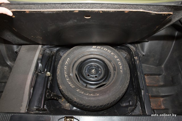 Mercedes W123 32-летний.