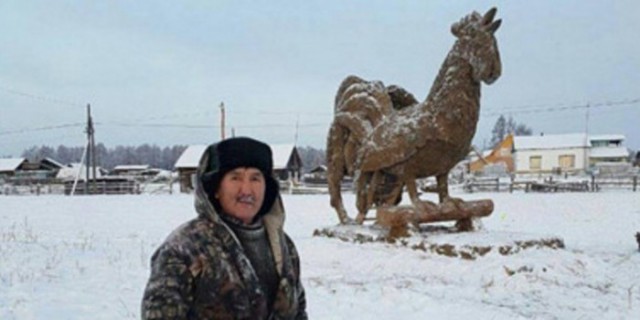 ​​Житель Якутии слепил ракету из навоза — символ стремления России в космос