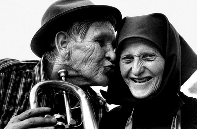 Уличные чёрно-белые фотографии. Весь мир