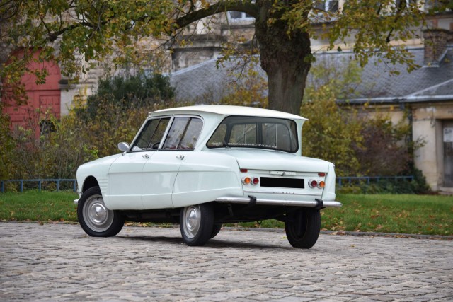 Автомобили аукциона Artcurial. Февраль 2024