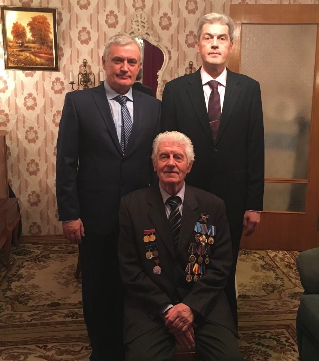 В память об отце.