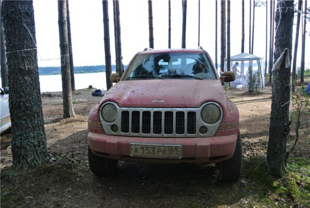 Старый Grand Cherokee, на тестовой трассе "Jeep Territory"