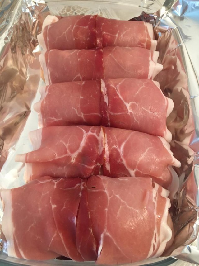 Куриные грудки в беконе