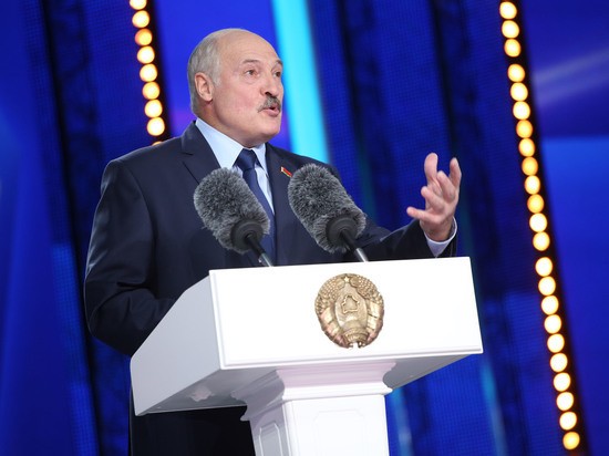 Лукашенко ответил на призывы уйти в отставку: "Не вопрос"