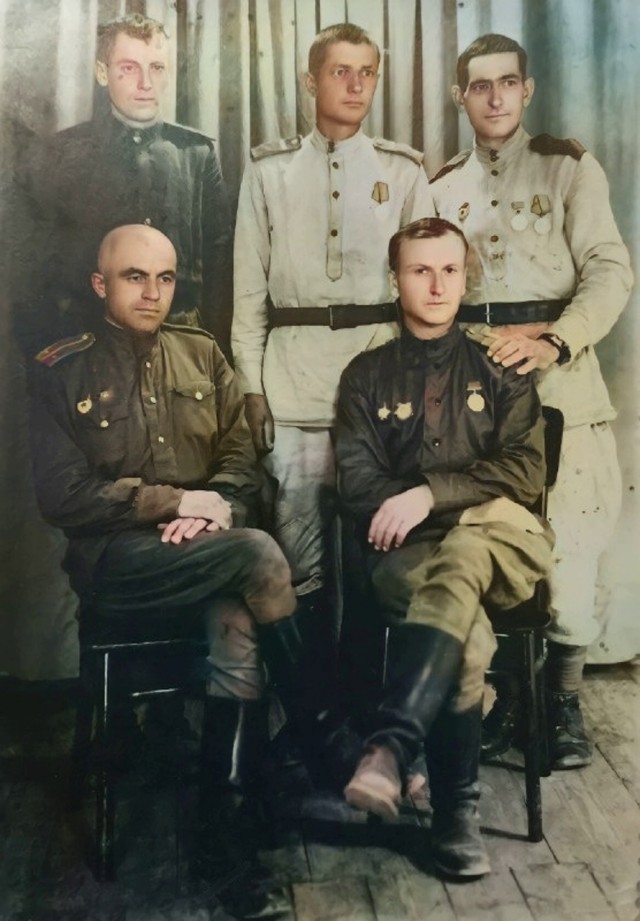 Фотографии связанных с историей Красной и Советской Армии.