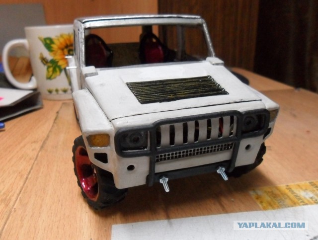 Автомодель Hummer H3 из жести