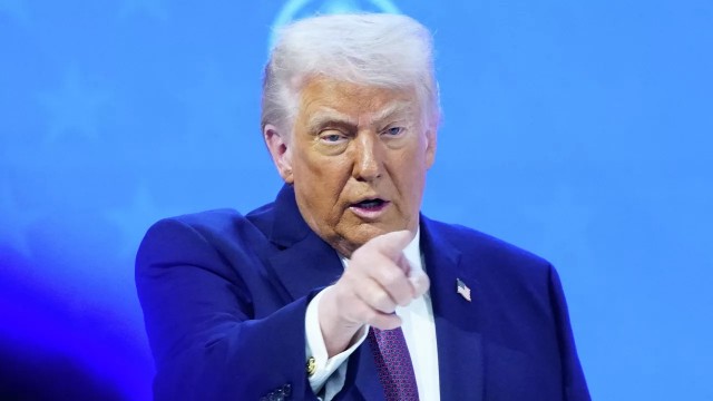 Трамп ввёл пошлину на весь мир в 10% в дополнение к другим тарифам