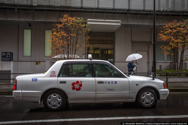 Почему в Японии такие старые такси?