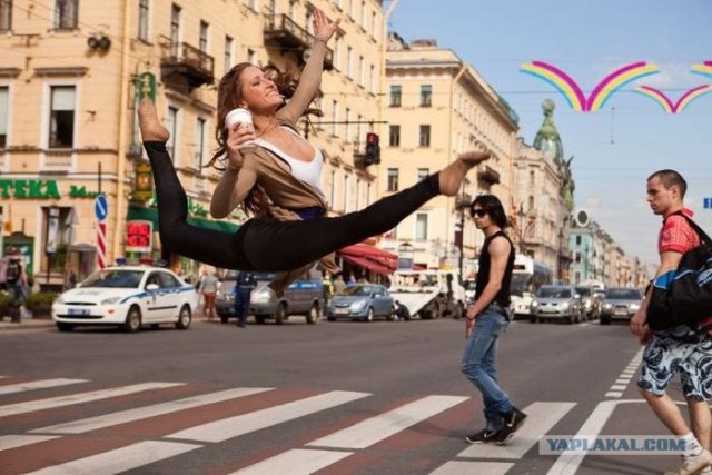 Фотожаба: Читает журнал на лету