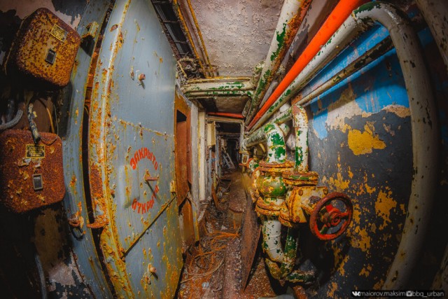 Обычный сарай посреди тундры оказался спуском в оставленный военными «засекреченный» бункер