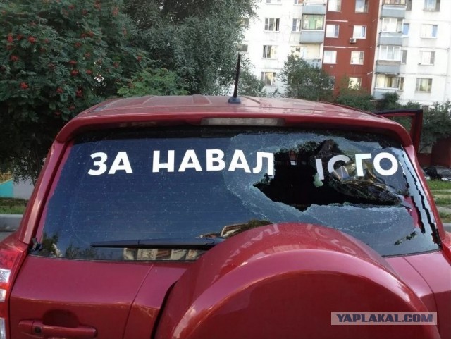 Станет нормальный человек клеить такую надпись на автомобиль?