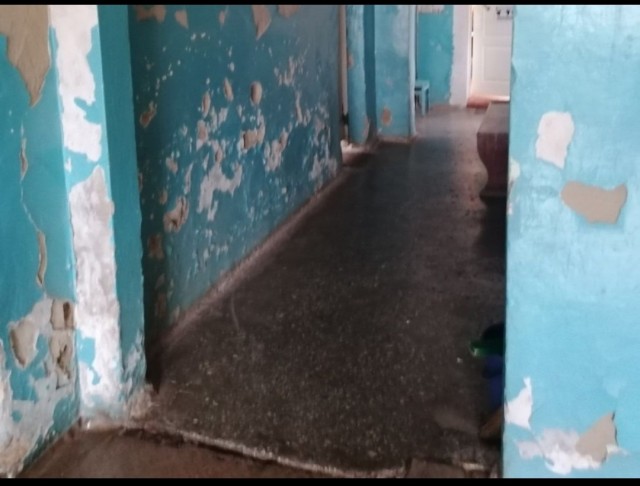 Типичная больница в райцентре. Возможно туда попадет ваш ребенок на обязательную 3 летнюю отработку после обучения на врача...