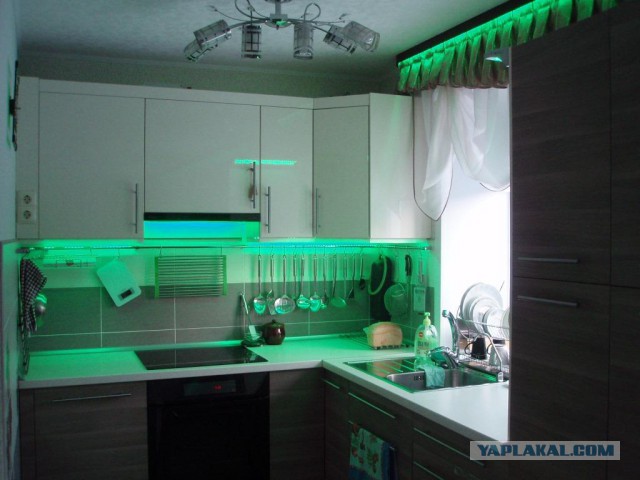 Светодиодная подсветка на кухне.