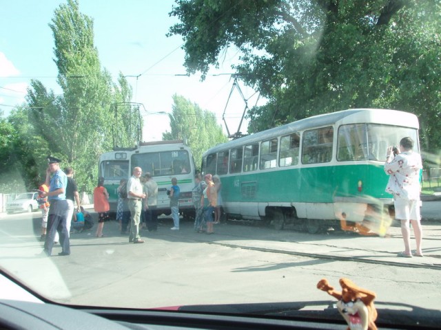 Зажали