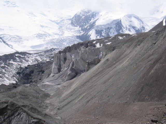 В горах Памира
