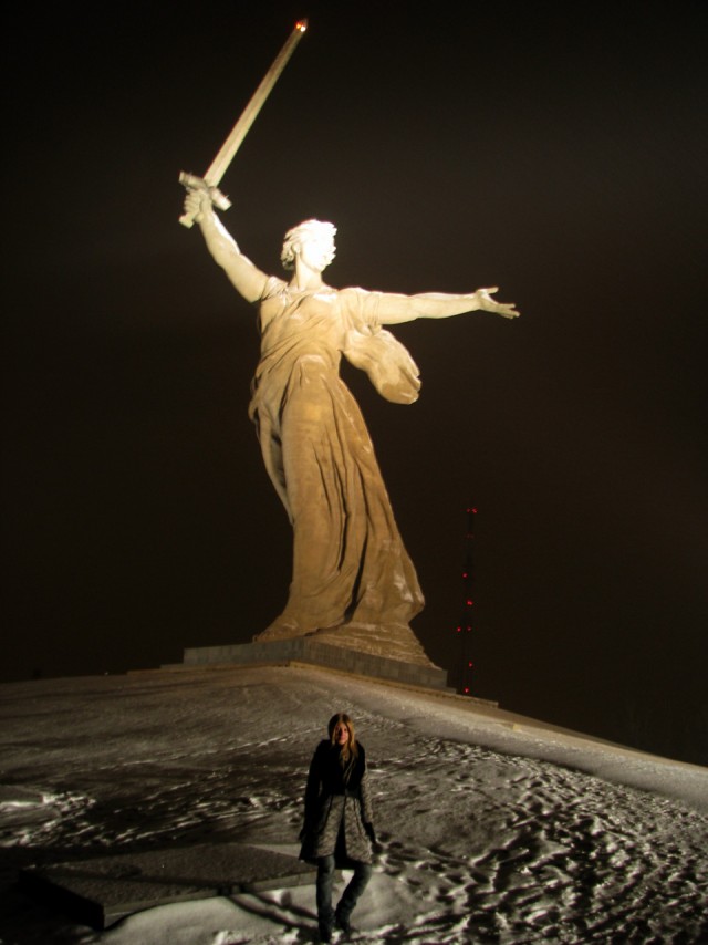Мамаев Курган ночью