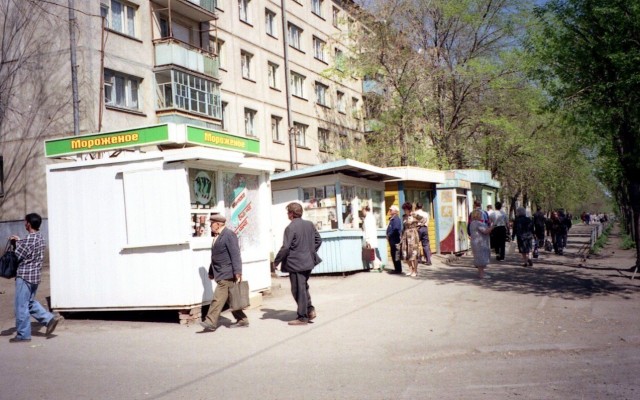 Интересные фотографии 1990-х от 23.02.25