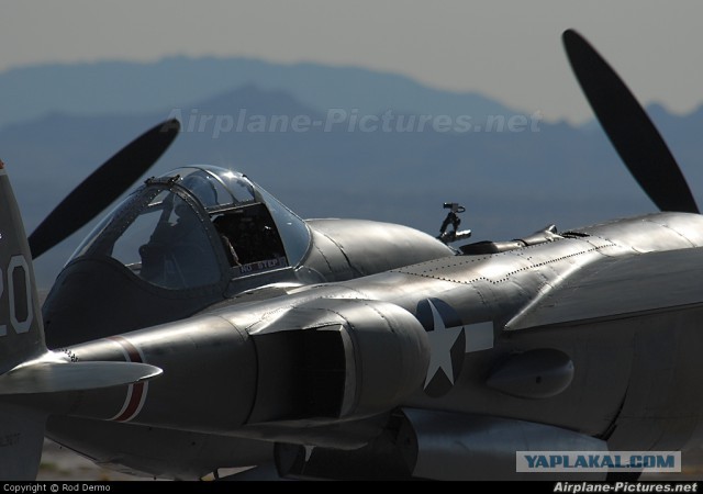 Многоцелевой истребитель P-38 «Lightning»