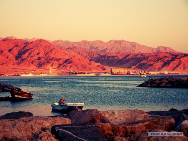 И целого мира мало!