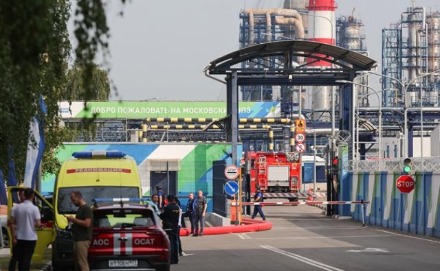 К тушению пожара на Московском НПЗ привлекли дополнительные подразделения