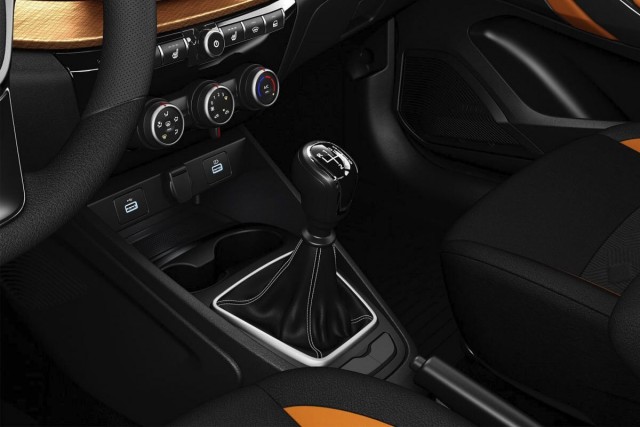 Стартовали продажи Lada Vesta с 6-ступенчатой коробкой передач. Цена стартует от 1,796 млн. рублей