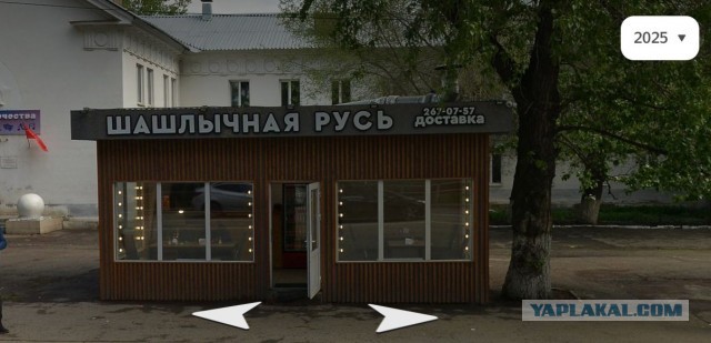 В Самаре курьера шашлычной уволили за то, что он налил 100 грамм замерзающему бездомному