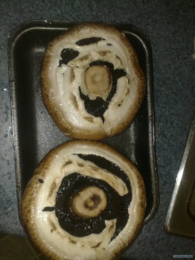 Грибы с мясом под сыром,