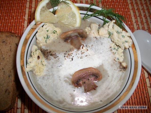 Грибной суп с куриными клёцками