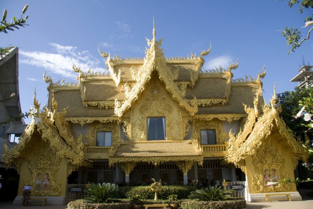 Белый храм в Чианг Рае (Wat Rong Khun)