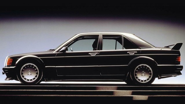 Маленький, но настоящий: как создавали Mercedes 190 и почему он стал звездой