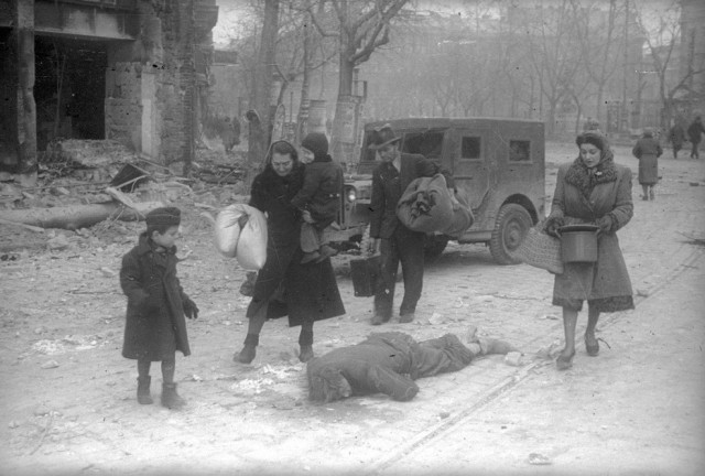Фотограф Евгений Халдей