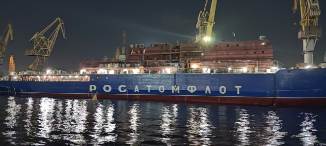 Конвой ледоколов в Белом море