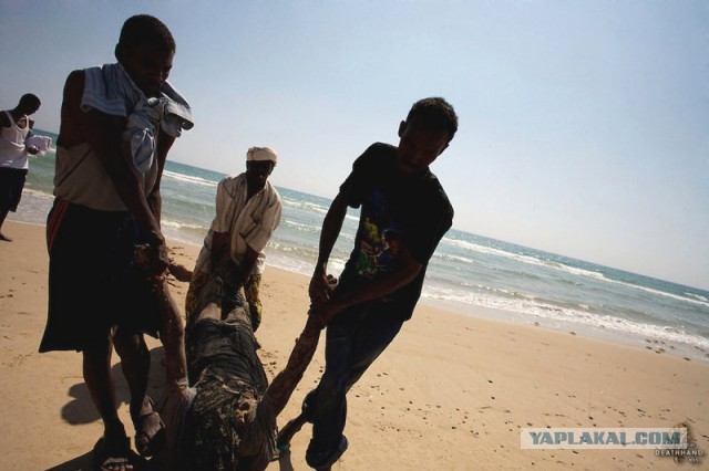 Беженцы плывут