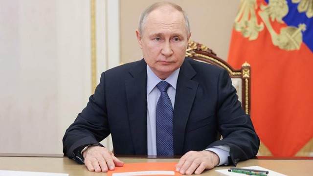 Путин сегодня сам приехал в Крым