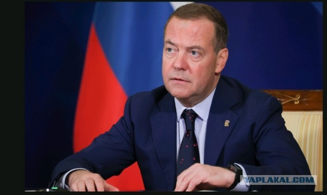 Медведев угрожает НАТО в телеграм