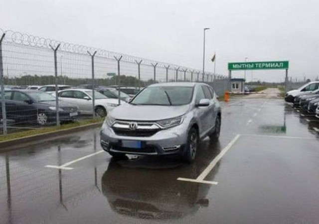 Россиянина развели на 3,3 млн рублей с помощью ИИ-фото при покупке авто из Европы