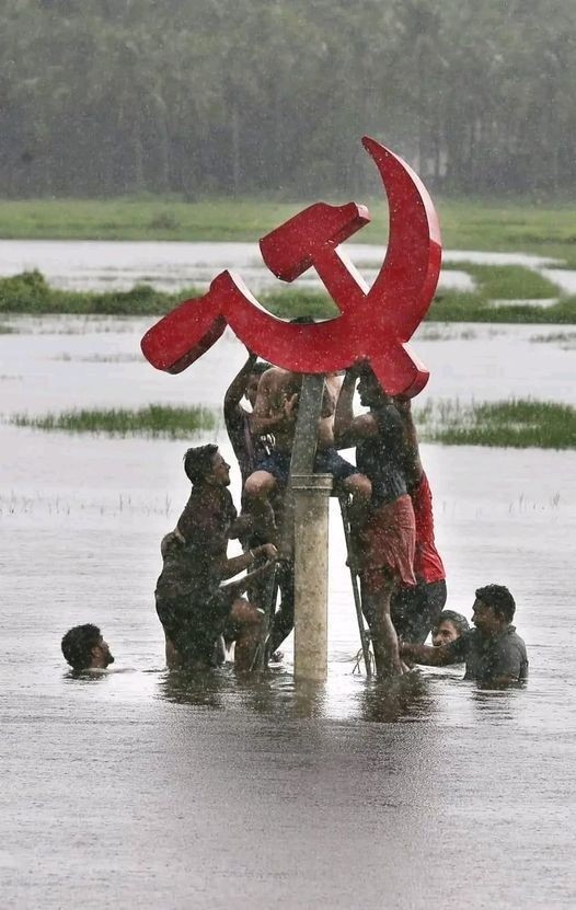 Индия: атмосферные фото с серпом и молотом