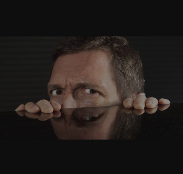 Недоверие нам, сформированному обществу